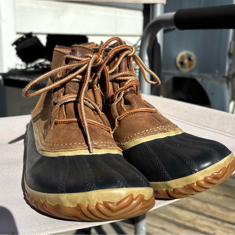 SOREL Women’s Out 'n About Duck Boots Navy/Tan Size 9 Waterproof Lace Up Low Top - Picture 2 of 8